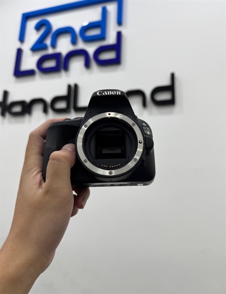 Máy ảnh Canon EOS 100D - Màu đen - Ngoại hình 97% - Ống ngắm trầy có vết đốm bụi - Kèm 3 pin + Sạc + Thẻ nhớ 16GB + Lens Canon Zoom EF 28-90mm 1:4-5.6 III + flash Ulanzi SL03