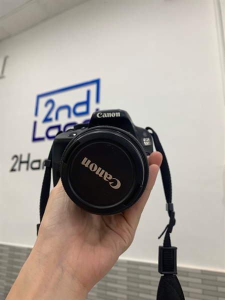 Máy Ảnh Canon EOS 100D - Màu đen - Ngoại hình: 98% - Body, kèm lens kit 18-55mm, kèm 1 pin, 1 sạc