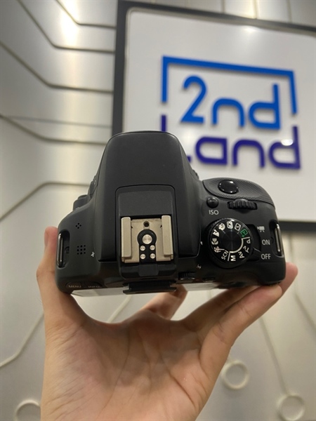 Máy ảnh Canon EOS 100D - Màu đen - Ngoại hình: 98% - Kèm 1 pin + sạc 2