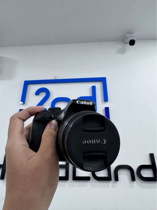 Máy ảnh Canon EOS 1100D - Màu đen - Lens kits EF-S 18-55mm f/3.5-5.6 IS - Ngoại hình 97% - Body trầy xước, mòn, mất nắp cao su che cổng kết nối, tối góc phải, ốc rỉ - Kèm 1 túi, 1 pin, 1 sạc, 1 thẻ nhớ 16