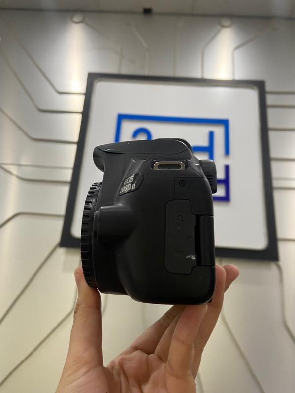 Máy ảnh Canon EOS 200D II - Màu đen - Ngoại hình: 97% - Sensor bụi nhẹ, khoảng 46 điểm chết pixel - Kèm túi vải + 1 Pin + sạc
