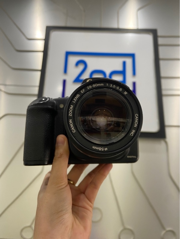 Máy ảnh Canon EOS 20D - Màu đen - Ngoại hình: 97% - Xước thân - Body - Kèm 1 pin, 1 sạc, 1 thẻ 16GB, kèm Lens Canon EF 28-80mm f/3.5-5.6 USM bụi trong, mốc, xước thân - Body