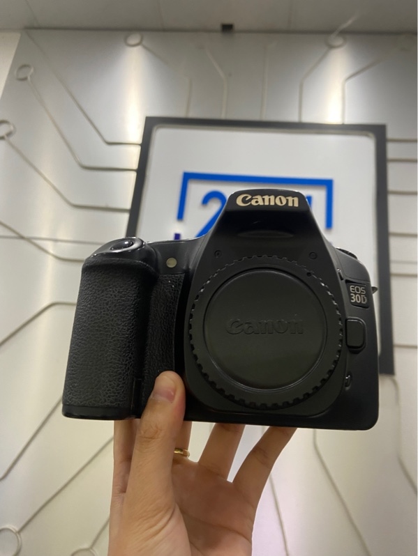 Máy ảnh Canon EOS 30D - Màu đen - Ngoại hình: 97% - 109 điểm chết pixel, màn mốc trong - Kèm 1 pin, thẻ CF 128mb