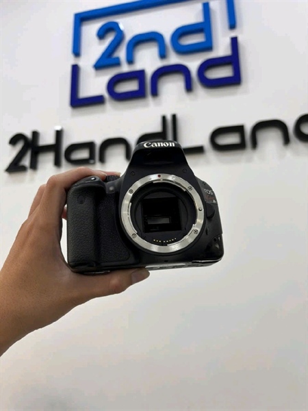 Máy ảnh Canon EOS 550D (Kiss X4) - Màu đen - Ngoại hình 97% - Kèm 1 Pin + 1 thẻ nhớ 4GB + sạc