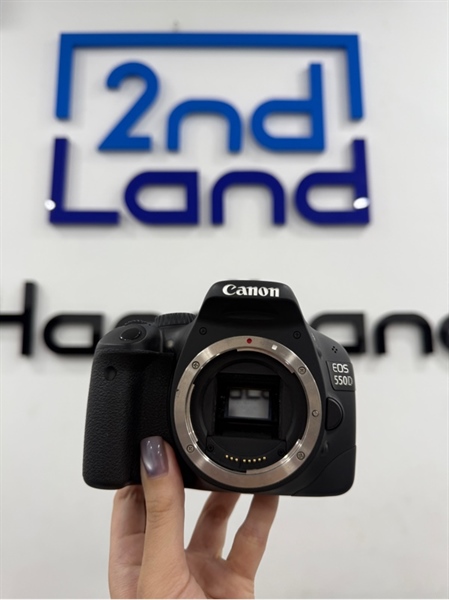 Máy ảnh Canon EOS 550D - Màu đen - Ngoại hình 97% - Cao su nắp mục gãy , gương lật trong ngoài mốc nặng , sensor mốc - Kèm sạc