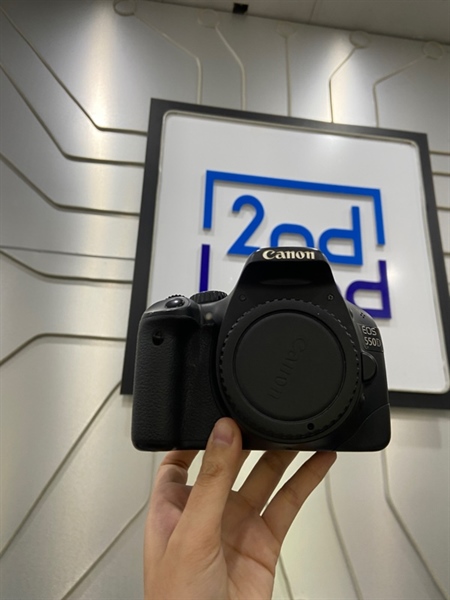 Máy ảnh Canon EOS 550D - Màu đen - Ngoại hình: 97% - Mất nắp nhựa bên hông, liveview bụi, màn trầy - Kèm 1 pin