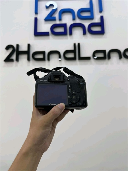 Máy ảnh Canon EOS 550D - Màu đen - Ngoại hình 97% . Tình trạng sensor mốc - Kèm 1 sạc + 1 pin+ 1 thẻ nhớ 16GB + 1 túi 2