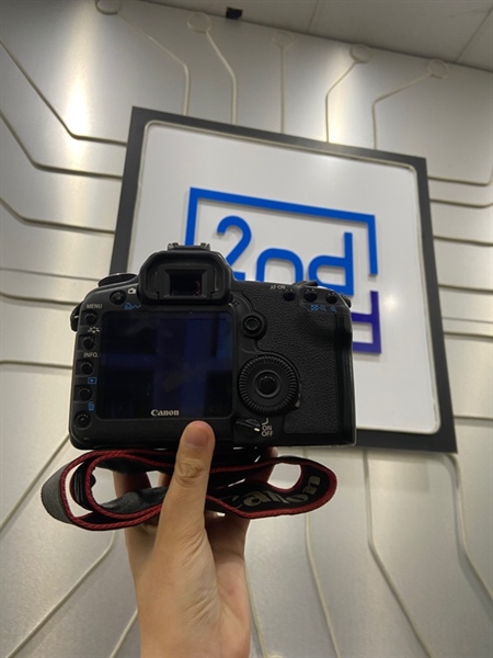 Máy ảnh Canon EOS 5D Mark 2 - Màu đen - Ngoại hình: 97% - Bung 2 nắp cổng kết nối + mất nắp cổng HDMI - Body - Kèm 1 pin + 1 thẻ 4GB + 1 dock sạc 2