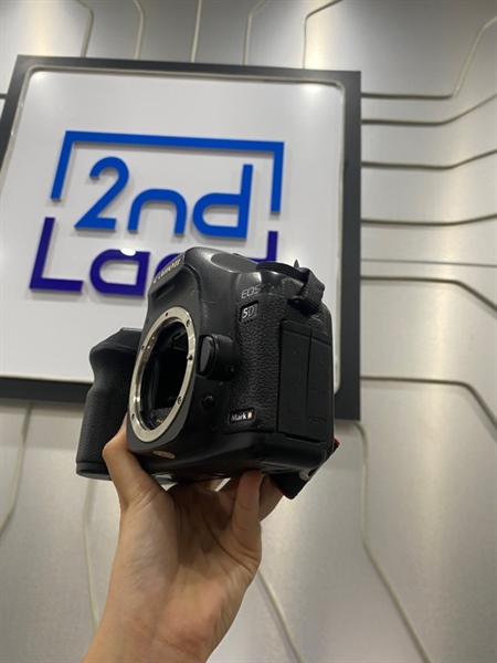 Máy ảnh Canon EOS 5D Mark II - Màu đen - Ngoại hình: 97% - Trầy cấn sườn, ống nhắm trầy, lỗi pin smos - Kèm Sạc + 1 pin 1