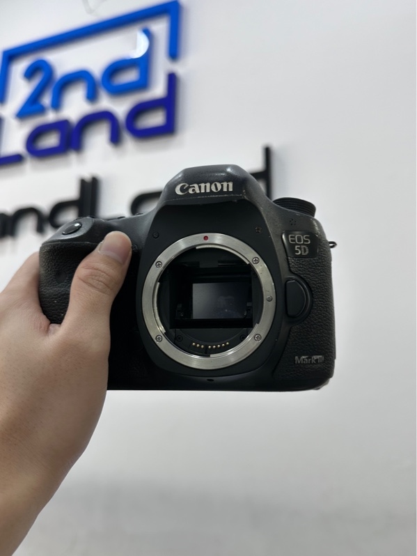 Máy ảnh Canon EOS 5D Mark III - Màu đen - Ngoại hình 96% - Ngoại hình cũ hao mòn theo thời gian - Kèm sạc + 1 Pin