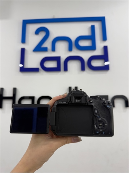 Máy ảnh Canon EOS 600D - Màu đen - Ngoại hình 97% - Tối màn - Kèm thẻ 16GB , 1 pin , 1 sạc 2