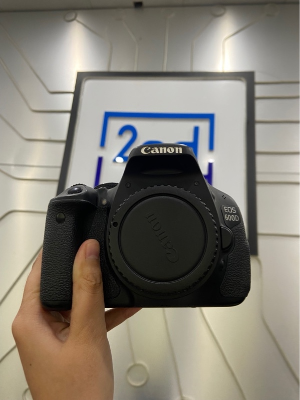 Máy ảnh Canon EOS 600D - Màu đen - Ngoại hình: 98% - Màn lưu ảnh , màn ám đen nặng, màn cháy viền, 50 điểm chết dealpixel - Kèm túi, 2 pin, sạc, thẻ nhớ 16GB