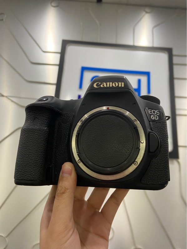 Máy ảnh Canon EOS 6D - Màu đen - Ngoại hình: 97% - Kèm sạc + 3 pin ( 1 zin + 2 linh kiện )