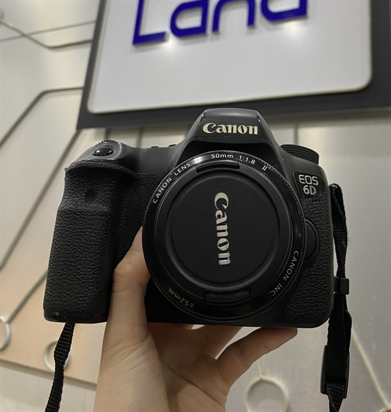 Máy ảnh Canon EOS 6D - Màu Đen - Ngoại hình 97% - (Không kèm lens) - Kèm 2 pin + 1 sạc + 1 thẻ 16GB