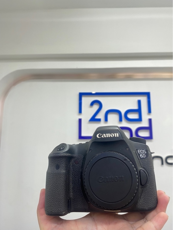 Máy ảnh Canon eos 6d - Màu đen - Ngoại hình 97% - Màn ám vàng, màn mốc - Kèm 2 pin, dock sạc, dây kết nối, box