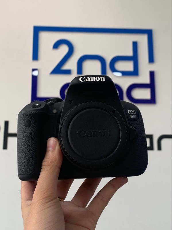 Máy ảnh Canon eos 700d - 4k shoot - Màu đen - Ngoại hình: 97% - Viền ám hồng - Kèm pin + sạc