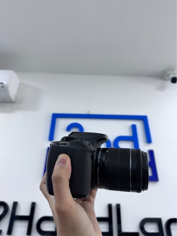 Máy ảnh Canon EOS 700D - Lens kit Canon EF-S 18-55mm f/3.5-5.6 IS STM - Ngoại hình 97% - Mất cao su, màn xước, tối viền nặng, lens xước - Kèm 1 pin, 1 sạc, 1 túi đựng, cap