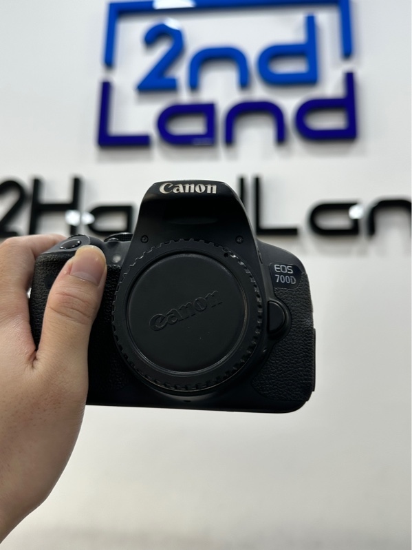Máy ảnh Canon EOS 700D - Màu đen - Ngoại hình 97% - Bụi ống ngắm - Kèm túi đựng + 1 Sạc + 2 Pin + Lens Canon Zoom EF-S 18-55mm 1:3.5-5.6 IS 2 có bụi trong nhẹ + 1 đầu đèn flash mini Ulanzi SL03 Spark Lite