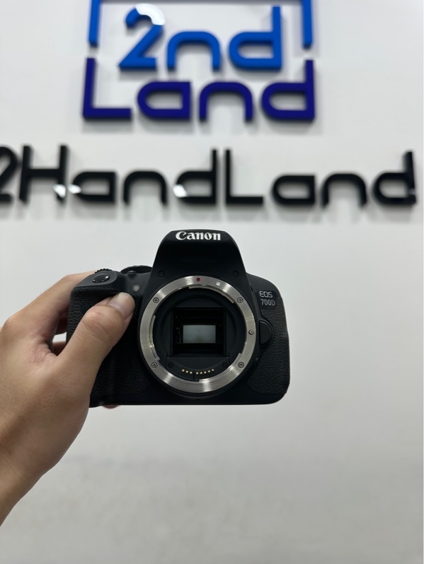 Máy ảnh Canon EOS 700D - Màu đen - Ngoại hình 97% - Màn ám tối góc - Kèm sạc + 1 pin