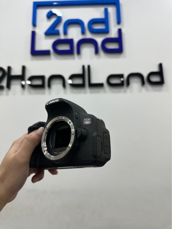 Máy ảnh Canon EOS 700D - Màu đen - Ngoại hình 97% - Màn ám tối góc - Kèm sạc + 1 pin