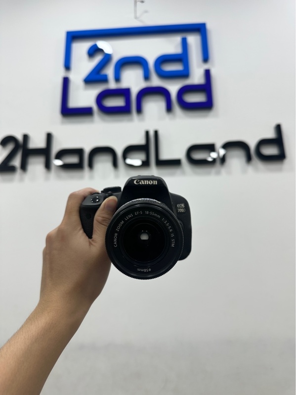 Máy ảnh Canon EOS 700D - Màu đen - Ngoại hình 97% - Màn tối 4 góc - Kèm Lens Canon EF-S 18-55mm f/3.5-5.6 IS STM + 1 Pin + 1 Sạc