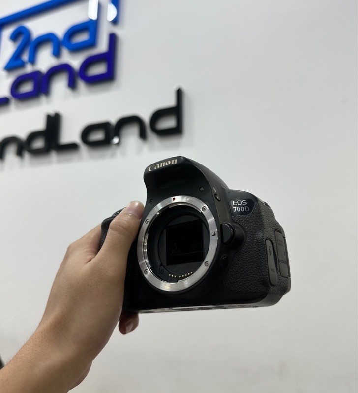 Máy ảnh Canon EOS 700D - Màu đen - Ngoại hình 97% - Ống ngắm bụi, màn chết pixel nhẹ, sensors mất lớp phủ - Kèm 1 pin + 1 sạc