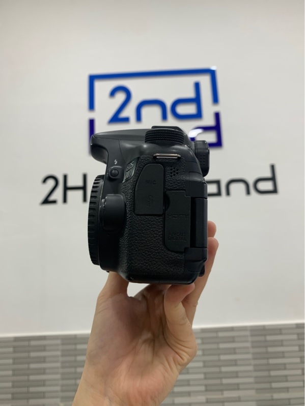 Máy ảnh Canon EOS 70D - 27k shoot - Màu đen - Ngoại hình: 98% - Fullbox