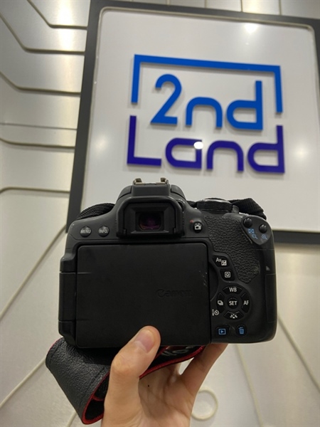 Máy ảnh Canon EOS 750D - Màu đen - Ngoại hình: 97% - Gương lật bụi, màn tối 4 góc - Kèm 2 pin + sạc 1