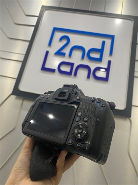 Máy ảnh Canon EOS 77D - Màu đen - Ngoại hình: 97% - Kèm 1 pin + 1 sạc 1