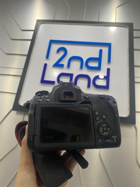 Máy ảnh Canon EOS 77D - Màu đen - Ngoại hình: 97% - Màn 1 điểm chết pixel - Kèm 1 pin + 1 sạc