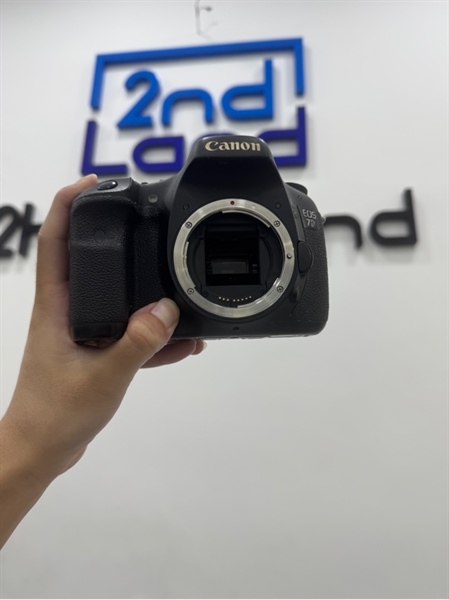Máy ảnh Canon EOS 7D - Màu đen - Ngoại hình 97% - Kèm 3 pin + sạc + thẻ nhớ 8GB + túi