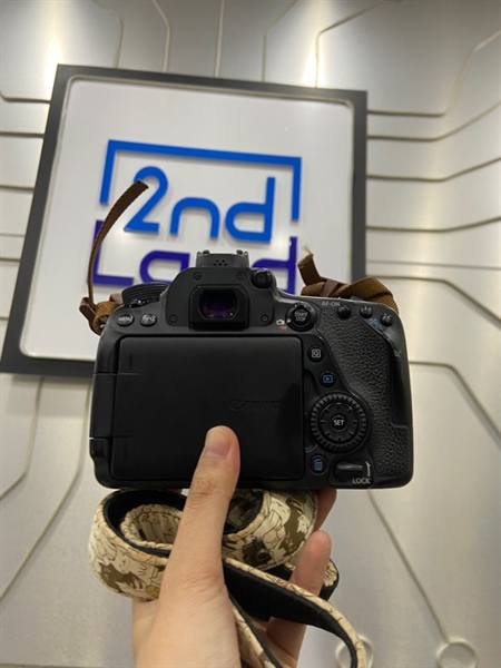 Máy ảnh Canon EOS 80D - Màu đen - Ngoại hình: 98% - Kèm 1 pin + sạc 2