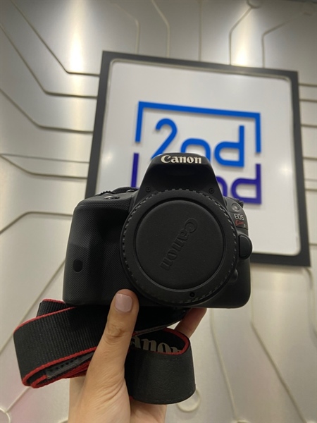 Máy ảnh Canon EOS Kiss X7 - Màu đen - Ngoại hình: 98% - Kèm túi + sạc