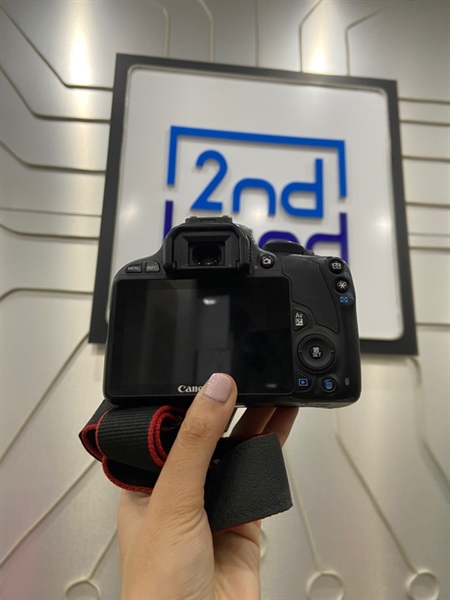 Máy ảnh Canon EOS Kiss X7 - Màu đen - Ngoại hình: 98% - Kèm túi + sạc 2