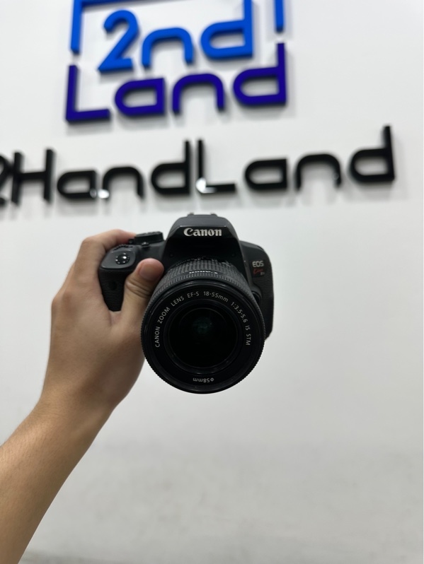 Máy ảnh Canon EOS Kiss X7i ( EOS 700D ) - Màu đen - Ngoại hình 97% - Màn ám tối góc nặng - Kèm túi đựng + sạc + 1 pin + Lens Canon EF-S 18-55mm 1:3.5-5.6 IS STM mốc nhẹ