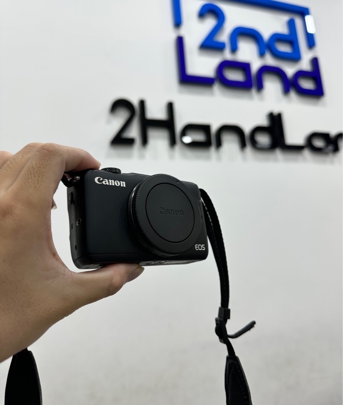 Máy ảnh Canon EOS M10 - Màu đen - Ngoại hình 97% - Màn trầy, oxi hóa cụm giữ dây đeo, gỉ sét viền chân gắn lens - Kèm sạc + 1 Pin + Lens Kit EF-M 15-45mm IS STM trầy kính, mốc nhẹ