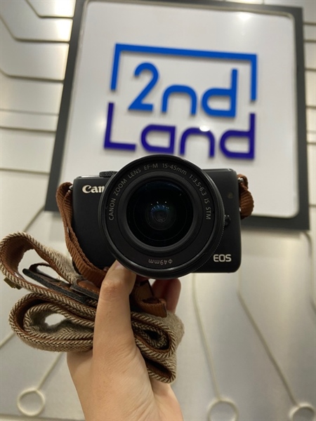 Máy ảnh Canon EOS M10 - Màu đen - Ngoại hình: 98% - Viền tối 4 góc - Kèm 1 pin + thẻ 16GB + sạc + Lens Canon Zoom EF-M 15-45mm 1:3.5-6.3 IS STM bụi trong