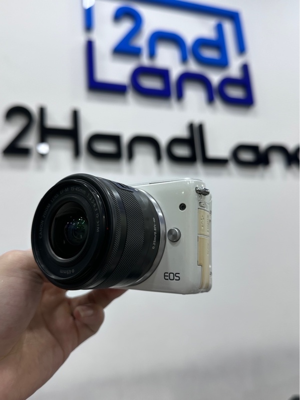 Máy ảnh Canon EOS M10 - Màu trắng, ngoại hình 97% - Kèm túi đựng + 1 Pin + 1 Sạc + 1 thẻ 8GB + 1 đồ lọc thẻ nhớ + Lens EF-M 15-45mm STM
