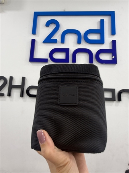 Máy ảnh Canon EOS M10 - Màu trắng - Ngoại hình 97% - Màn tối , máy ố vàng , nắp sạc mất nút - Kèm túi , 1 pin , 1 sạc , lens Kit EF-M 15-45mm 1:3.5-6.3IS STM trầy xước