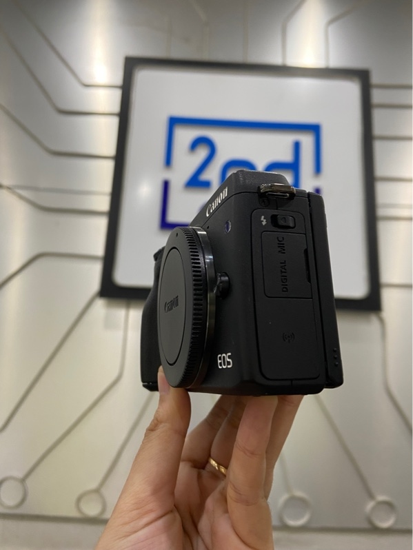 Máy Ảnh Canon EOS M3 - Màu đen - Ngoại hình: 98% - Kèm sạc + pin
