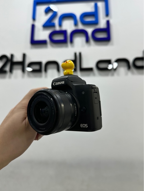 Máy ảnh Canon EOS M50 - Màu đen - Ngoại hình 97% - Kèm 1 pin + Sạc + Lens kit EF-M 15-45mm 1:3.5-6.3 IS ST