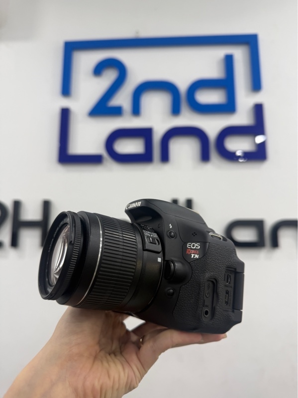 Máy ảnh Canon EOS Rebel T3i - Màu đen - Ngoại hình 97% - 9k Shot - Màn tối , màn hồng , kính ngắm dơ nhẹ - Kèm túi , sạc , 1 pin , dây mini hdmi , , lens Canon EF-S 18-55mm f/3.5-5.6 IS II