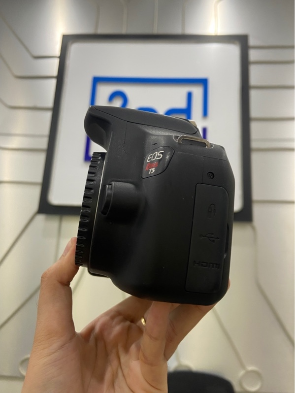 Máy ảnh Canon EOS Rebel T5 (1200D) - Màu đen - Ngoại hình: 98% - Kèm sạc + thẻ nhớ 64GB