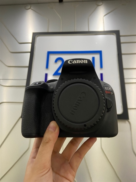 Máy ảnh Canon EOS Rebel T7 - Màu đen - Ngoại hình: 98% - Sensor có vết ố - Kèm 1 sạc + 3 pin ( 1 pin phồng ) + túi