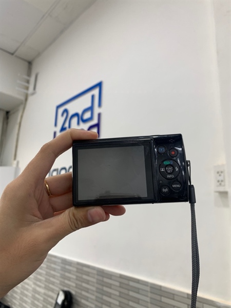 Máy ảnh Canon IXY 190 - Màu đen - Ngoại hình: 98% - Trầy màn, nhiều bụi, trầy lens + body - Body, kèm sạc 2