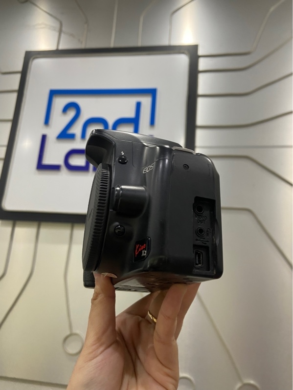 Máy ảnh Canon Kiss X2 (450D) - Màu đen - Ngoại hình: 96% - Màn ám vàng nặng, senso bụi, ống ngắm rách phản quang mốc xướt nhiều - Kèm 2 pin + sạc