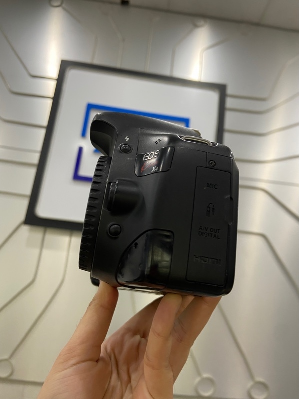 Máy Ảnh Canon Kiss X4 (550D) - Màu đen - Ngoại hình: 97.5% - Kèm túi + 1 pin + 1 sạc + 1 thẻ 4GB
