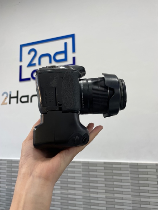 Máy ảnh Canon Kiss X5 (600D) - 60K shot - Màu đen - Ngoại hình: 96% - Màn ám hồng - Kèm lens kit 18-55mm IS lens + sạc + grip nối pin + sạc