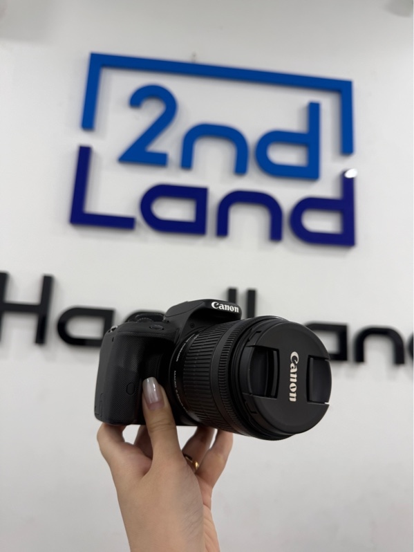 Máy ảnh Canon Kiss X7 - Màu đen - Ngoại hình 97% - Ốc rỉ , sensor có hai vết trầy - Kèm 1 pin LK , 1 sạc , lens 18-55mm 1:3.5-5.6 IS STM