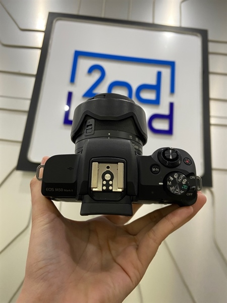 Máy ảnh Canon M50 Mark 2 - Màu đen - Ngoại hình: 98% - Sensor khoảng 20 điểm dead pixel - Kèm 1 pin, dock sạc, thẻ nhớ 64gb, túi, lens kit 15-45mm is stm 2
